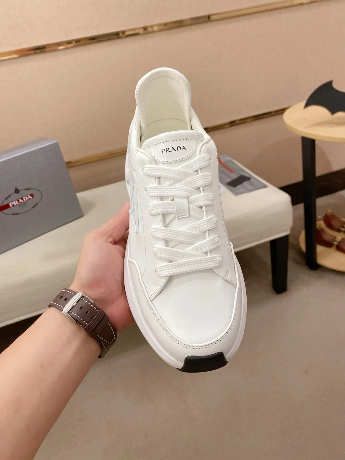 Men's shoes 💰 660💰 ✔️✔️✔️High-quality new PRADA counters are launched at the same time. The new men's shoes and 😘fabrics are selected from first-layer cowhide fabrics. Lining: Imported cowhide leather lining. 👍🏿High-end☄️Open-molded non-slip rubber outsole, exquisite lines, simple and elegant, comfortable and high-end for leisure travel. Code number: 38 to 45